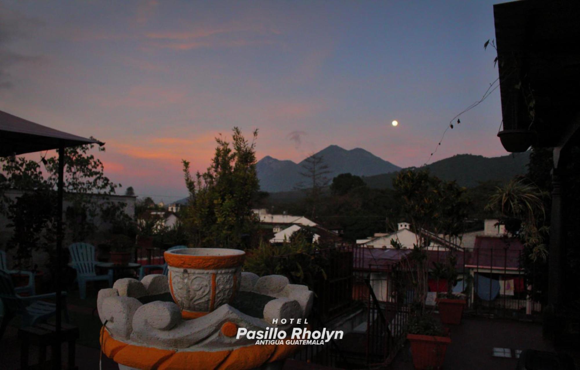 Hotel Rholyn Pura Vida !! Antigua Exterior foto
